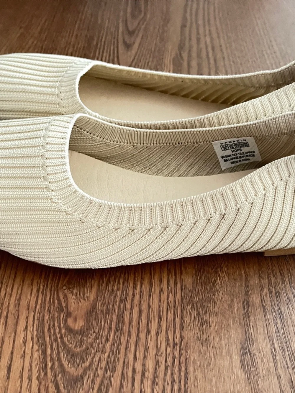 DASKIN Women's Cream Knit Slip-On Ballet Flats